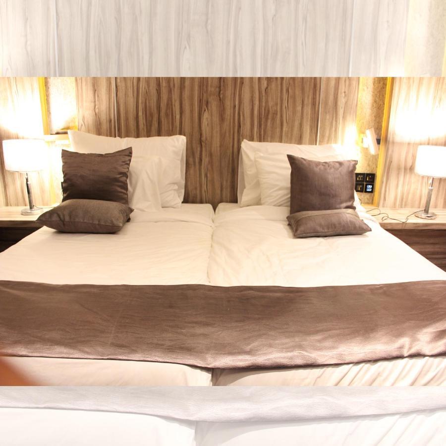 De Paris Hotel Medan Exterior photo