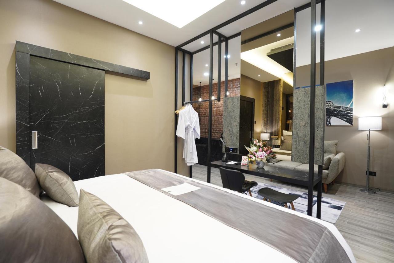 De Paris Hotel Medan Exterior photo