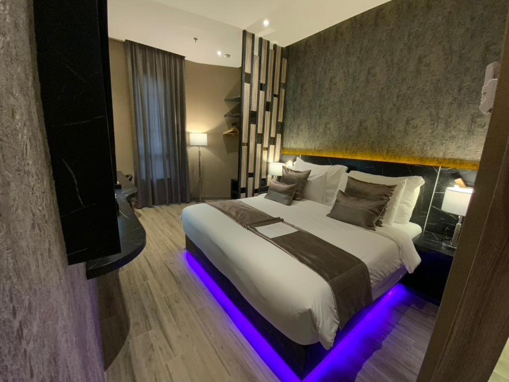 De Paris Hotel Medan Exterior photo