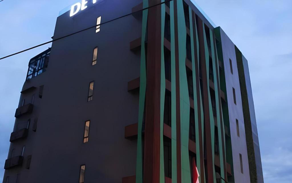 De Paris Hotel Medan Exterior photo
